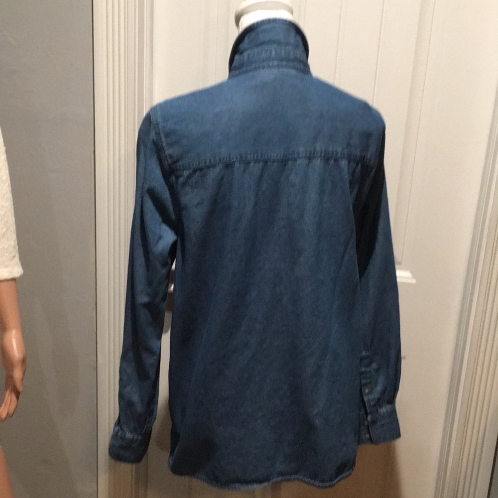 Basic Addition blue Jean button down. Size large - Picture 7 of 9